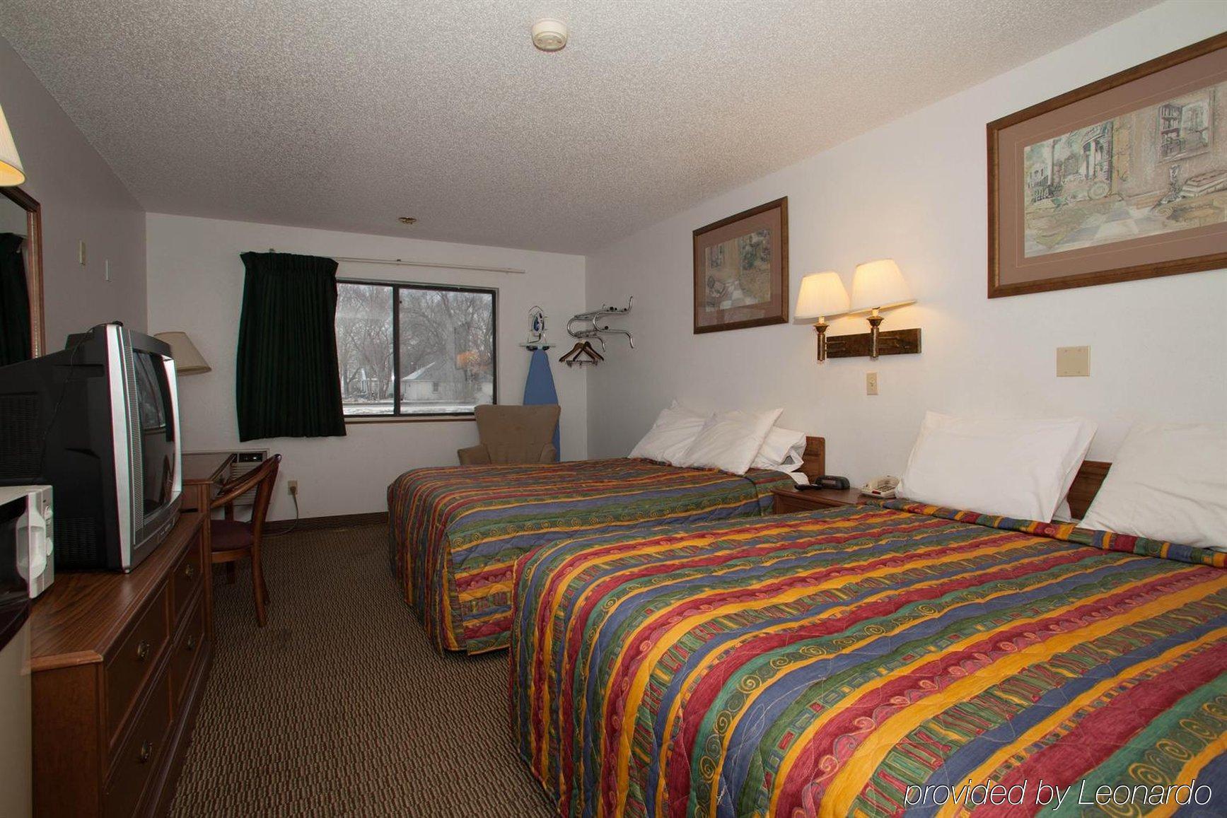 Super 8 By Wyndham Shenandoah Hotel Exterior photo