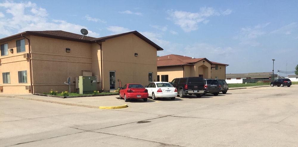 Super 8 By Wyndham Shenandoah Hotel Exterior photo