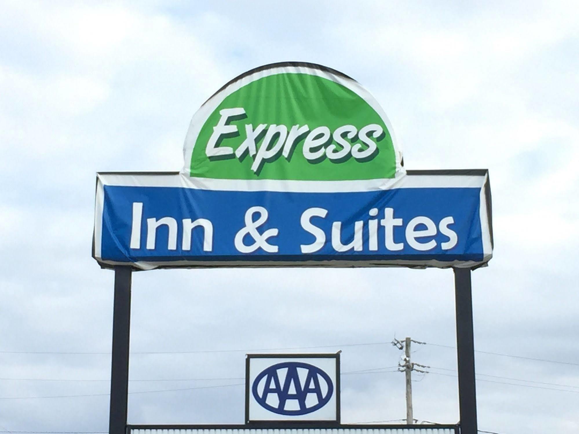 Super 8 By Wyndham Shenandoah Hotel Exterior photo