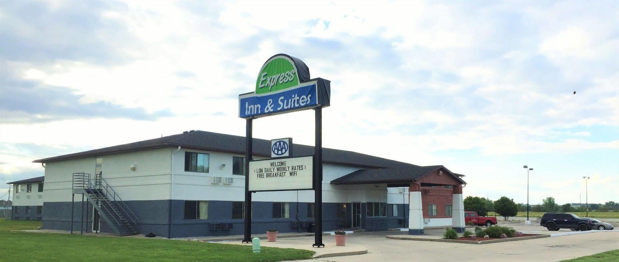 Super 8 By Wyndham Shenandoah Hotel Exterior photo