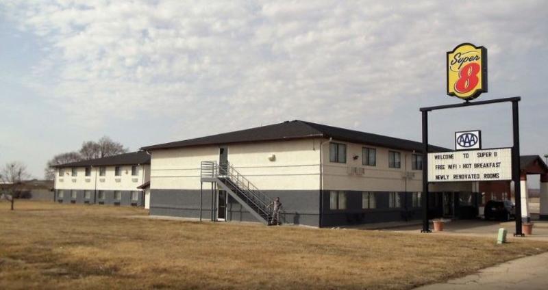 Super 8 By Wyndham Shenandoah Hotel Exterior photo